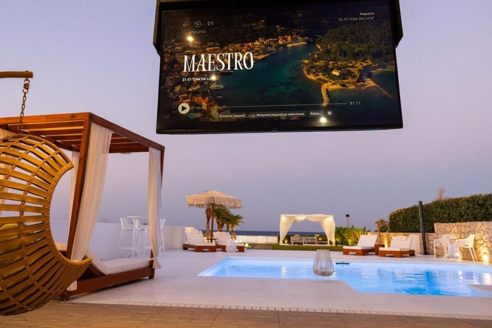 Charisma Beach Front Villa Apartment in Kolympia