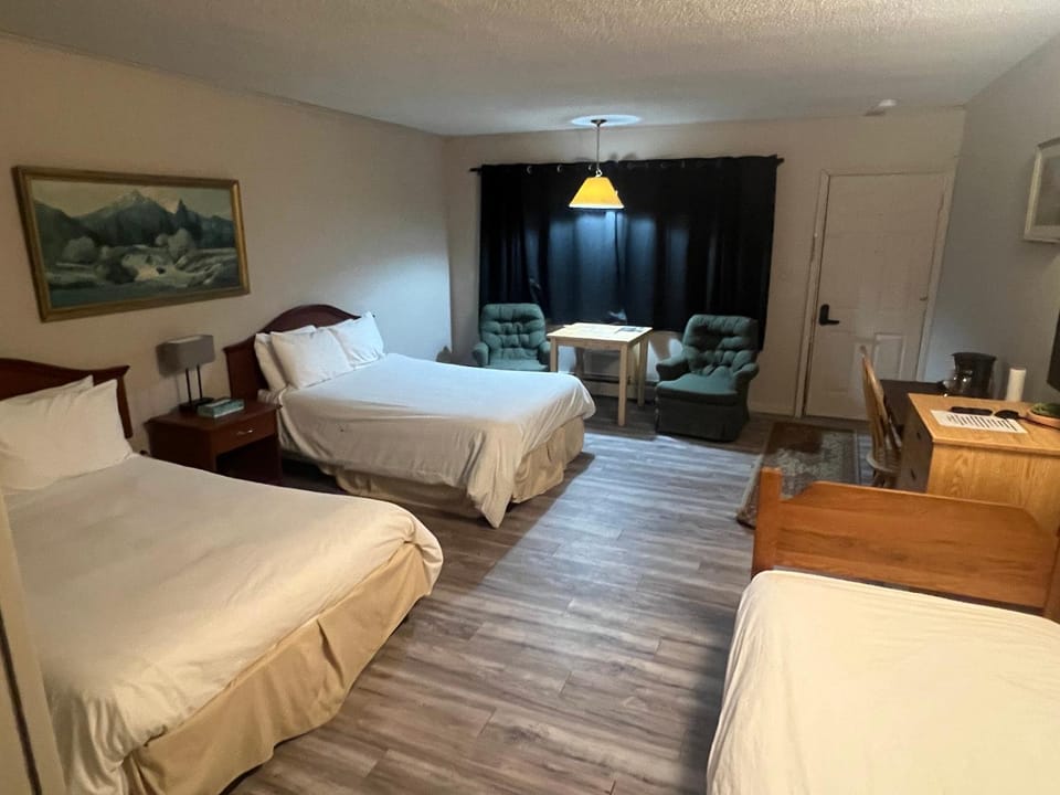 Ledge Rock at Whiteface Hotel in Wilmington
