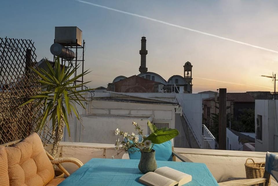 Nearby landmark, View (from property/room), City view, Garden view, Landmark view, Mountain view, Sea view, Street view, Quiet street view, Inner courtyard view