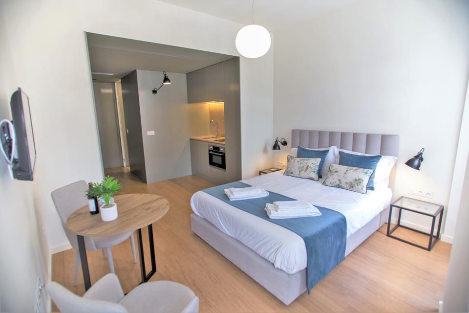 Bed, Kitchen or kitchenette, Photo of the whole room, Bedroom, towels