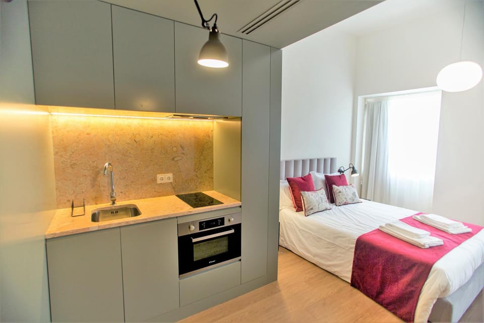 Bed, Kitchen or kitchenette, Bedroom, towels