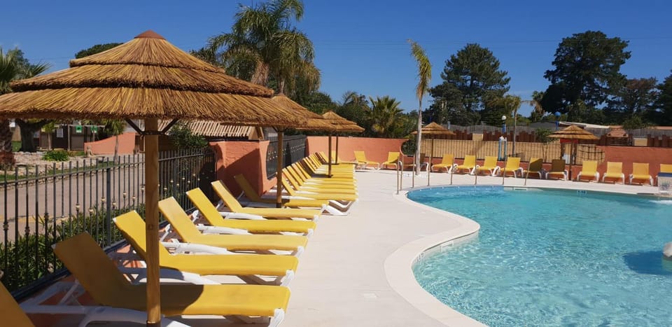 Pool view, Swimming pool, sunbed