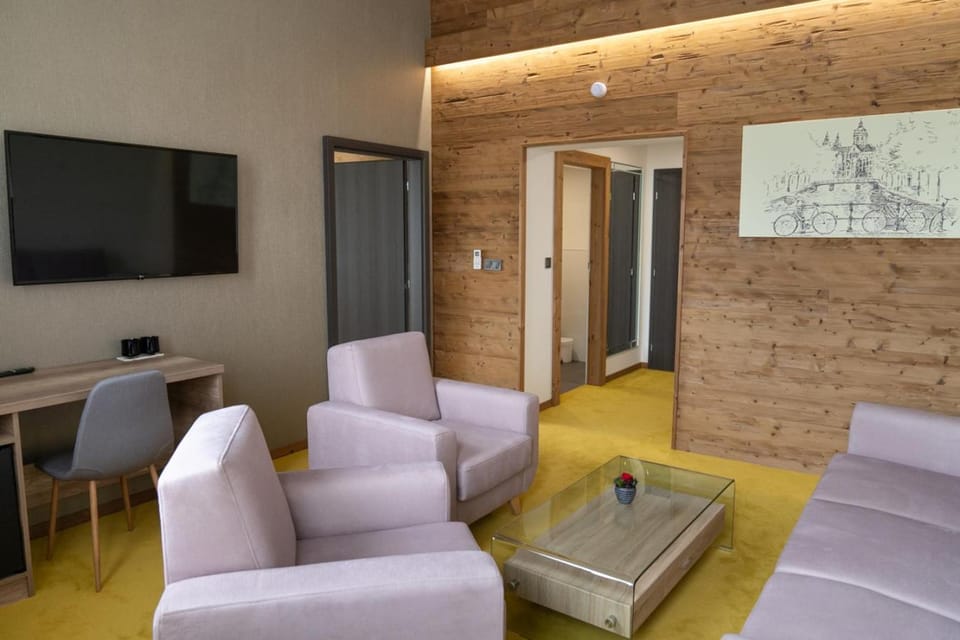 Communal lounge/ TV room, Living room