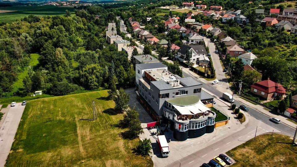 Property building, Bird's eye view, Street view, Location, Parking
