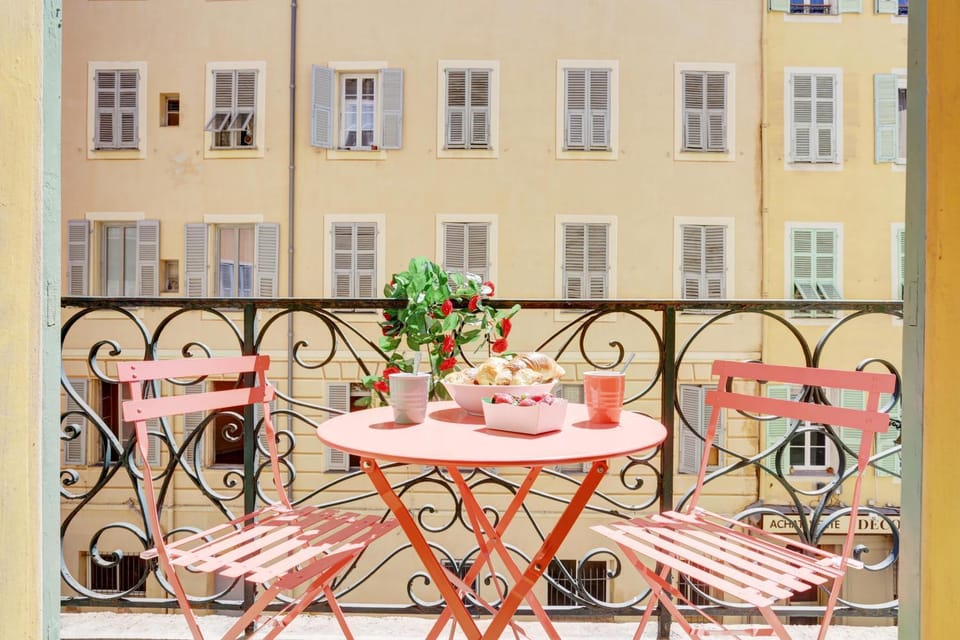 Le Philibert - SPLENDID, 6 BEDROOMS, 12P, NICE PORT, Air Cond Apartment in Nice