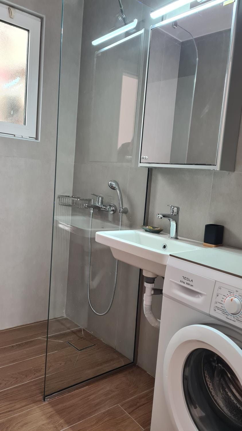 Shower, Bathroom, washing machine