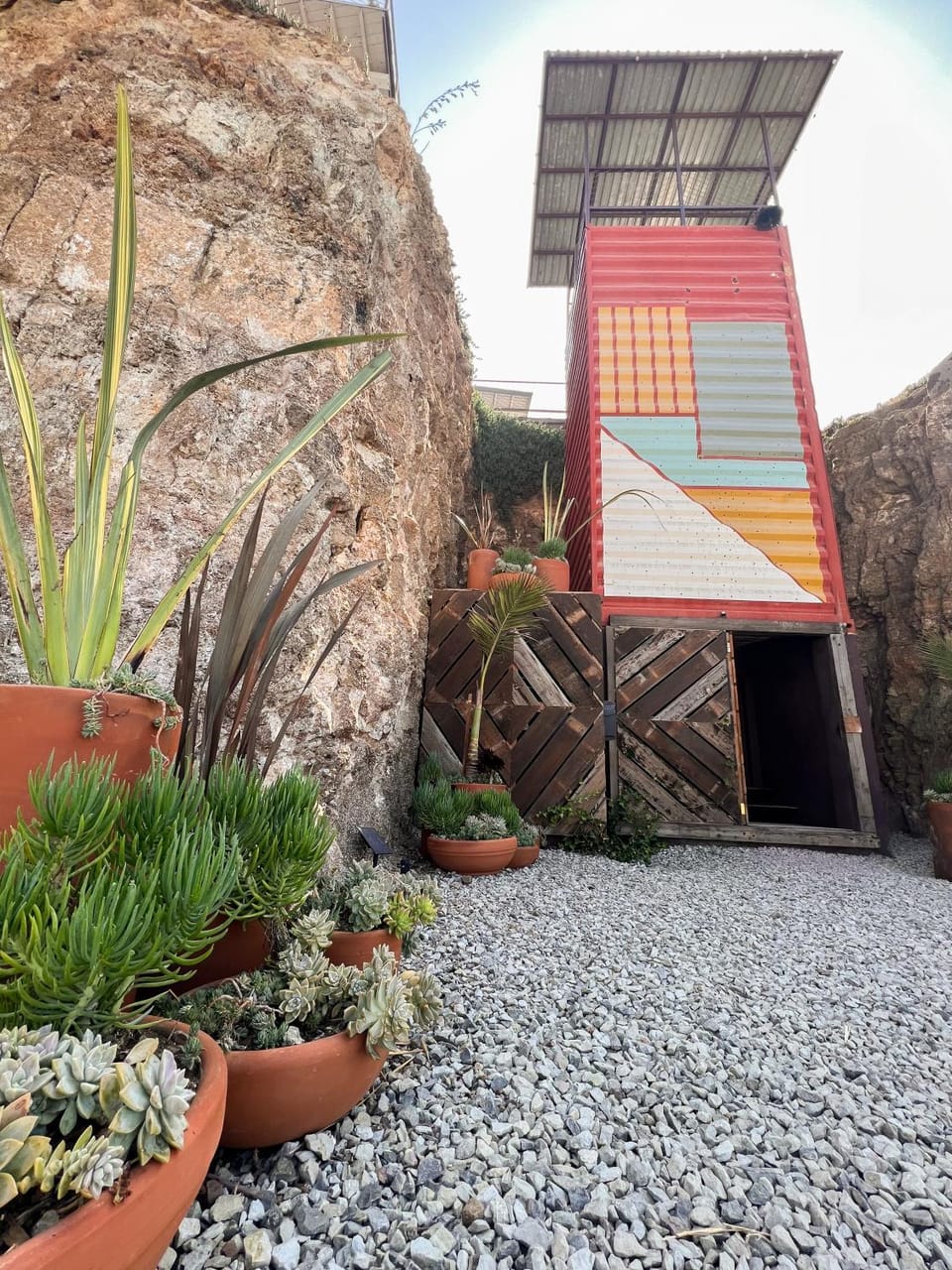 Facade/entrance