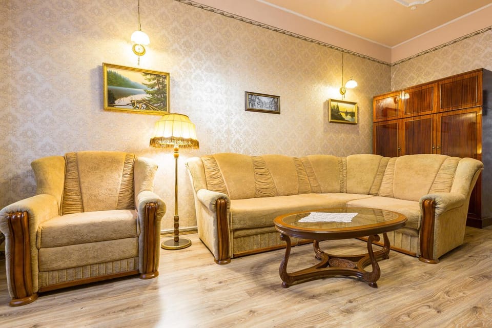 Living room, Seating area