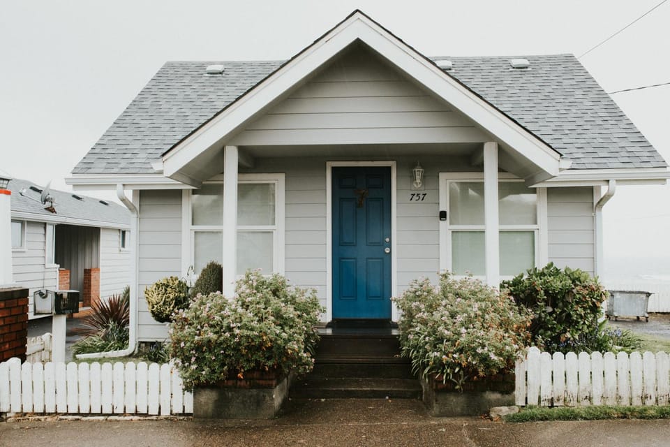 Property building, Neighbourhood, Garden view, Street view