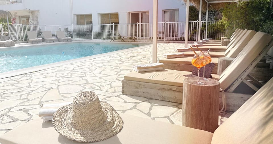Patio, Summer, Pool view, sunbed