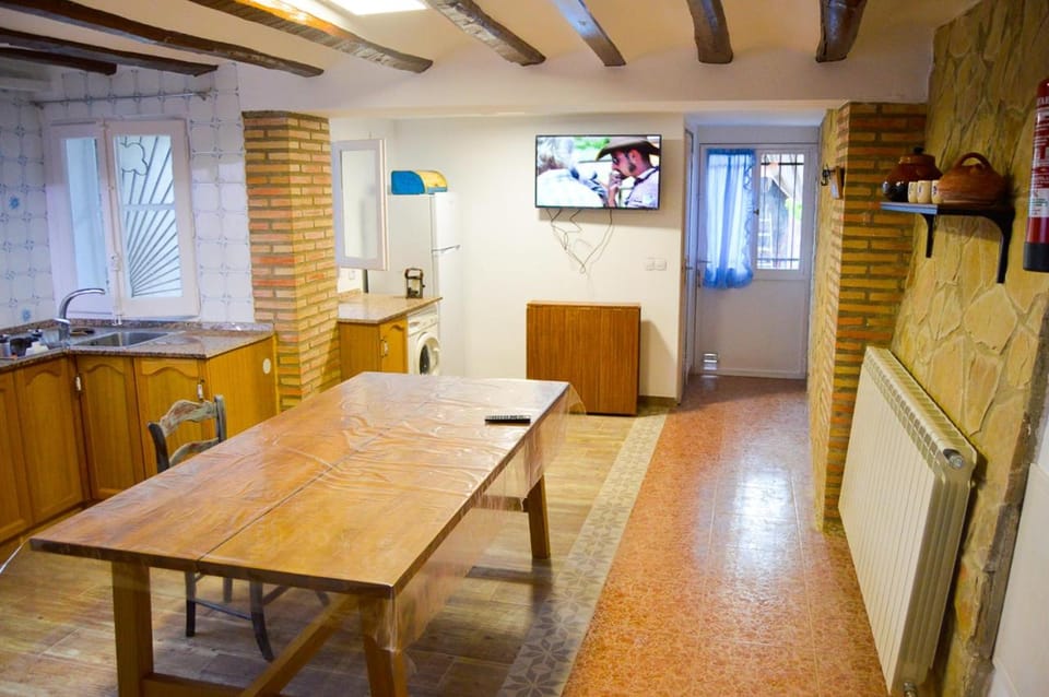 TV and multimedia, Kitchen or kitchenette, Lounge or bar, Dining area