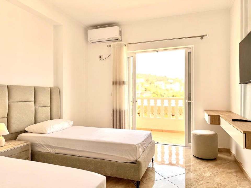Bed, TV and multimedia, Bedroom, air conditioner