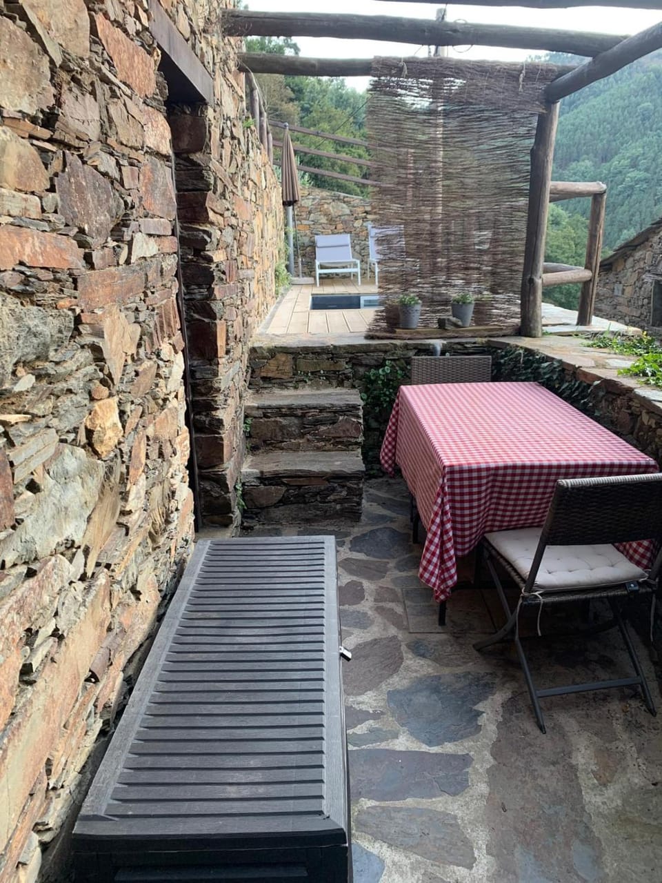 Patio, Day, Dining area