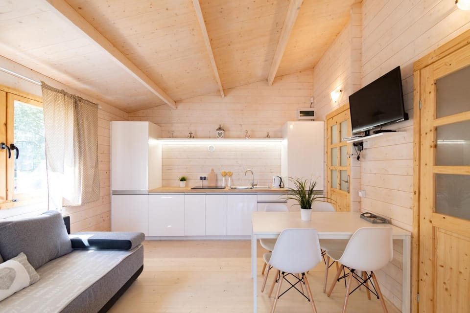 TV and multimedia, Kitchen or kitchenette, Living room, Dining area