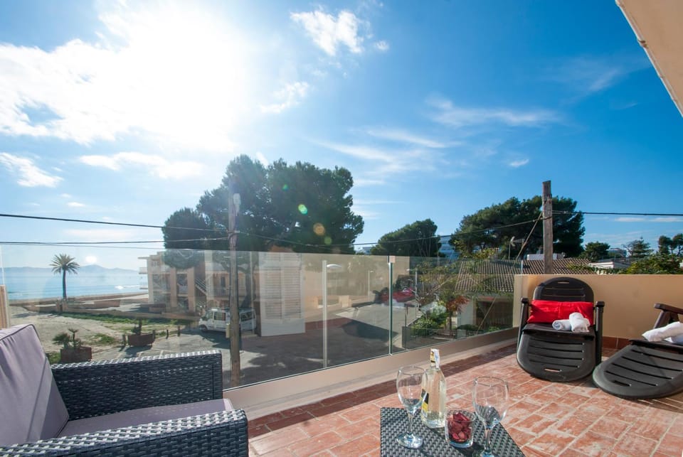Patio, Balcony/Terrace, Sea view, Street view