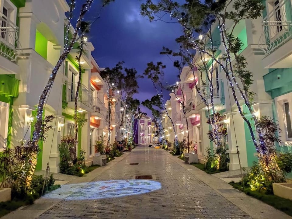 Night, Neighbourhood, Garden view, Street view