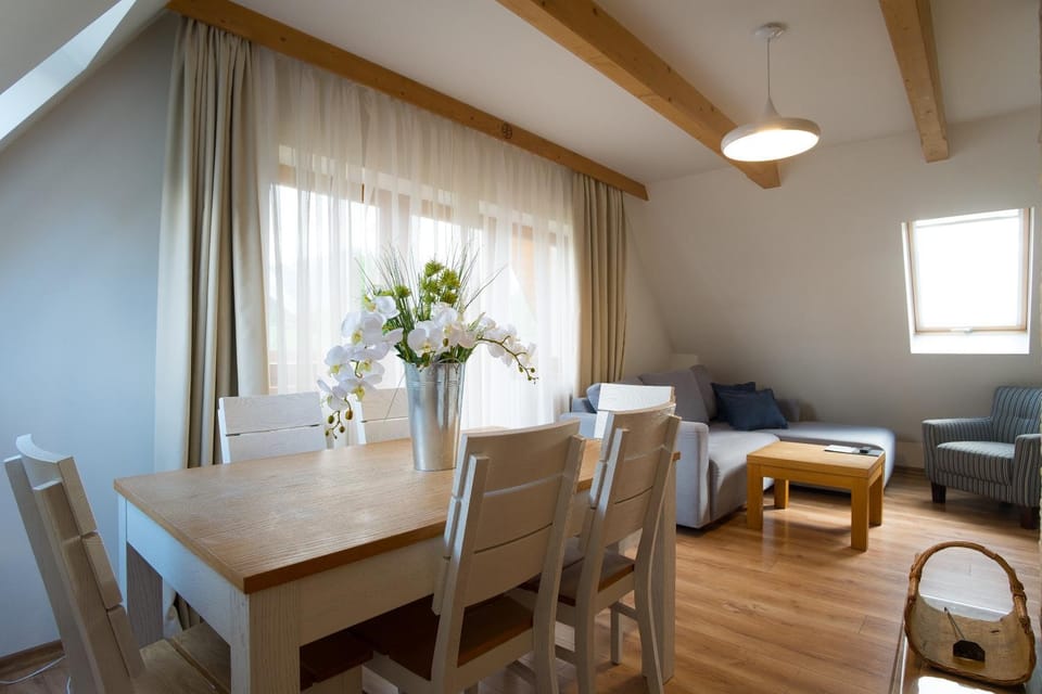 Living room, Dining area