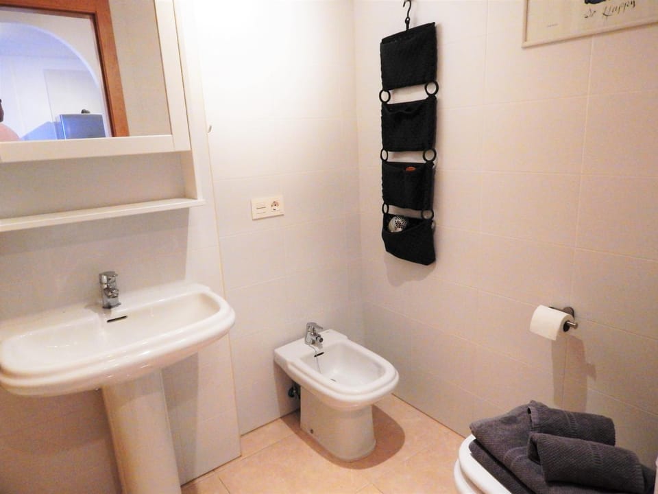 Toilet, Bathroom, towels