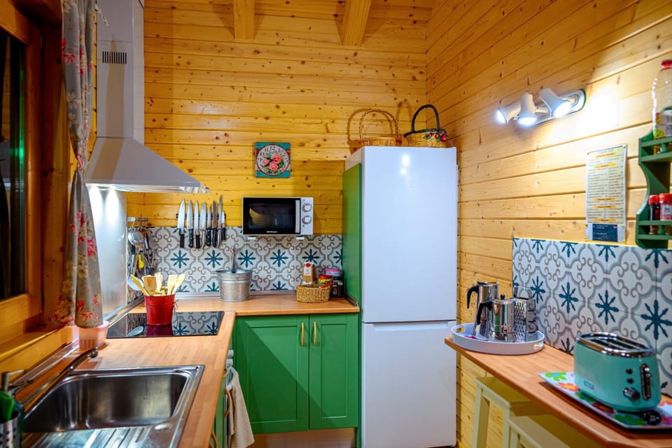 Kitchen or kitchenette, oven, stove