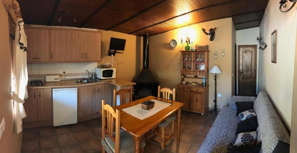 Kitchen or kitchenette, Lounge or bar, Dining area