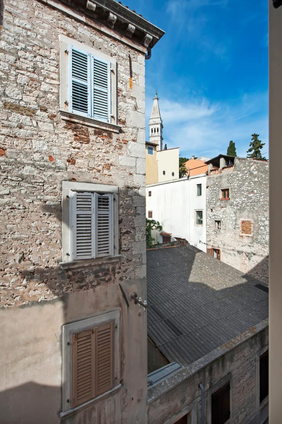 Nearby landmark, City view, Street view