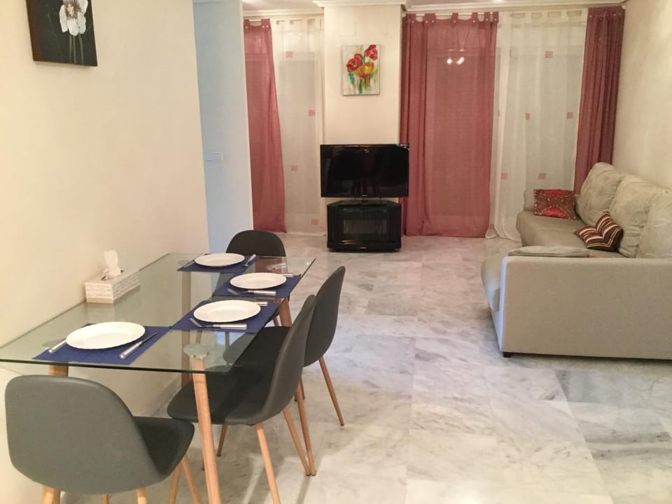 Living room, Dining area
