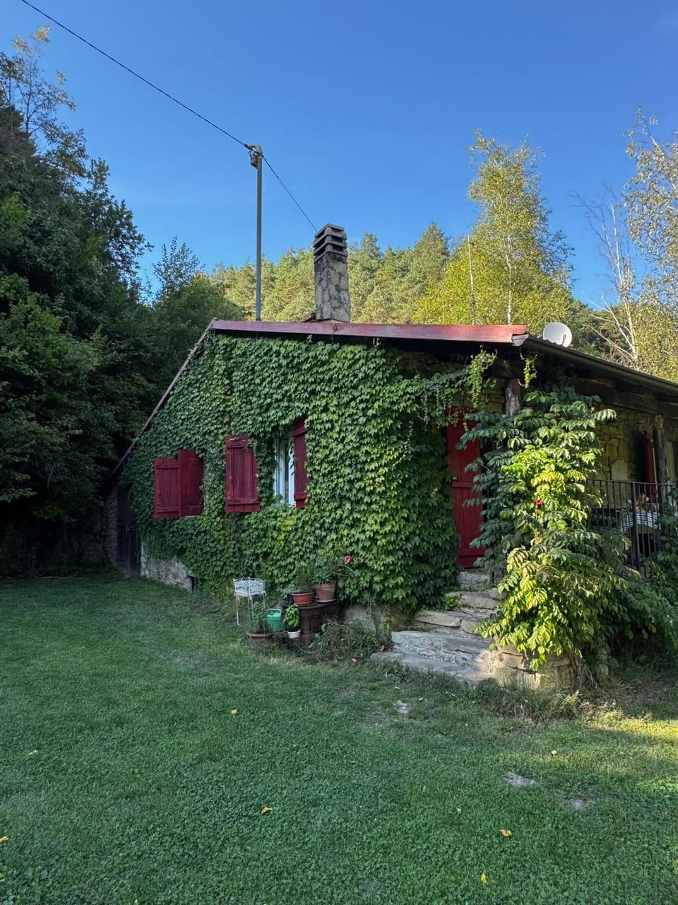 Cottage a Bossolasco con piscina House in Piedmont