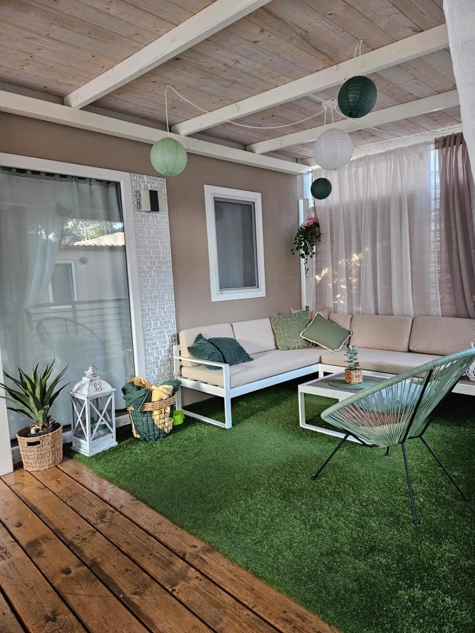 Seating area