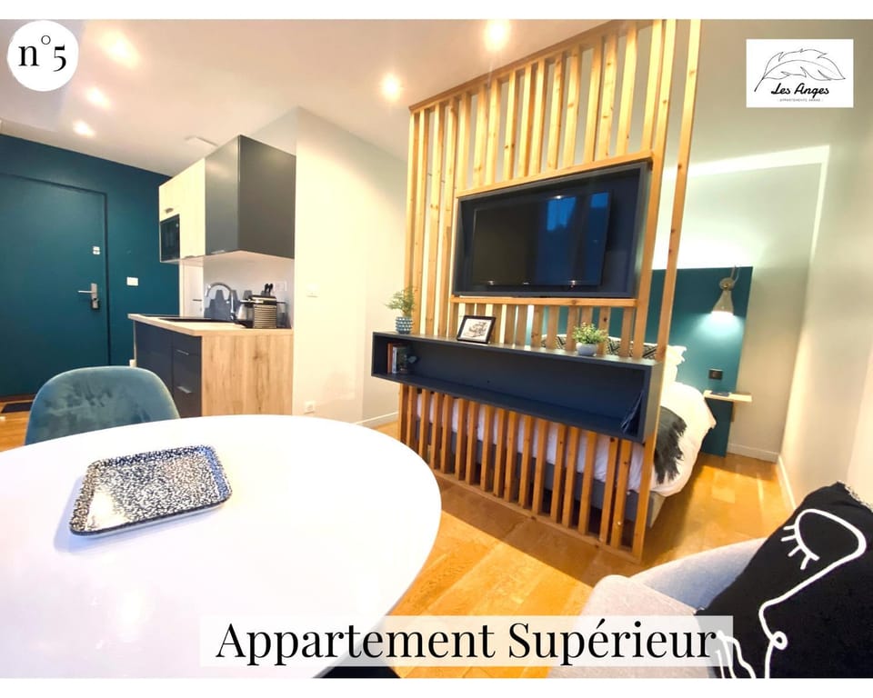 TV and multimedia, Kitchen or kitchenette, minibar