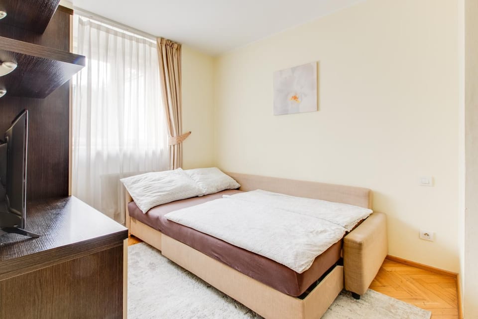 Apartment Vikroria - Hálkova 5 Apartment in Prague
