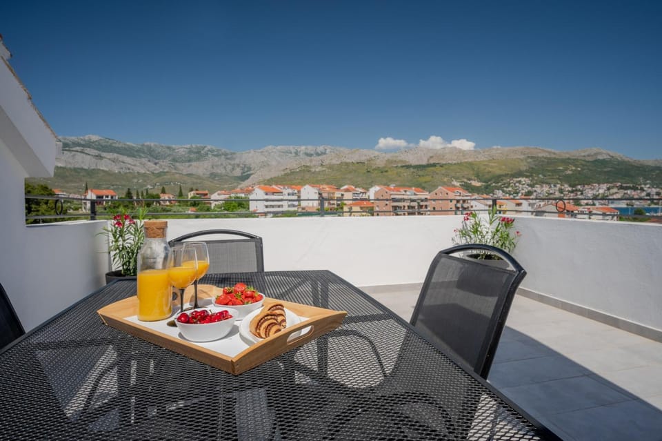 Property building, Balcony/Terrace