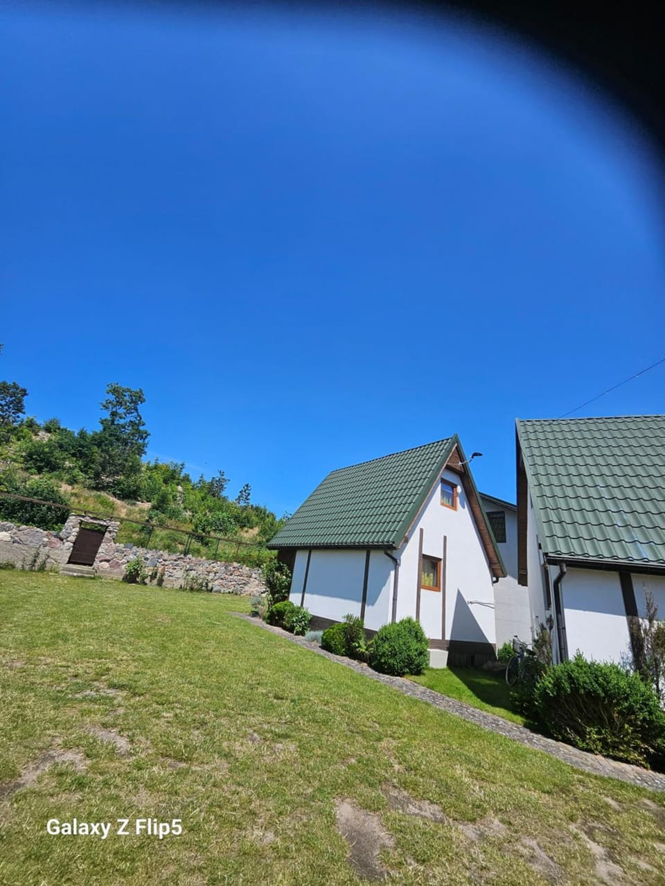 Property building, Spring, Day, Natural landscape, Garden, Garden view