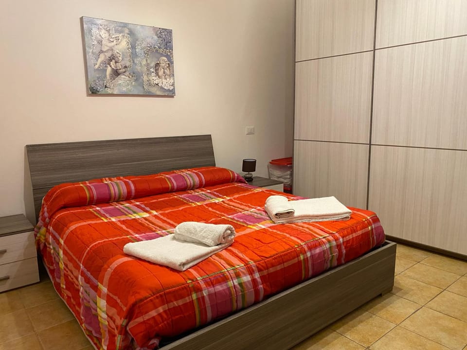 Bedroom, wardrobe