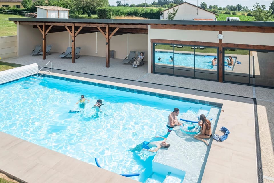 Swimming pool, Swimming pool