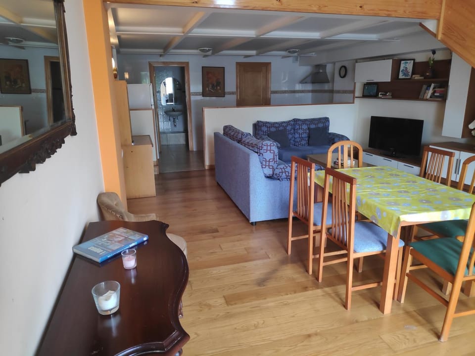 Communal lounge/ TV room, Living room, Lounge or bar, Dining area