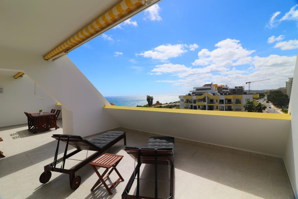 Property building, Balcony/Terrace, Sea view