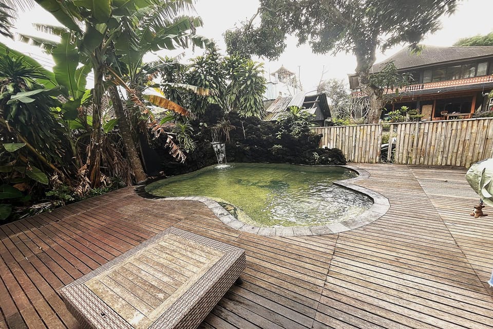 Day, Swimming pool