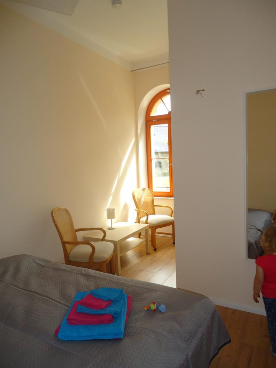 Photo of the whole room, Bedroom