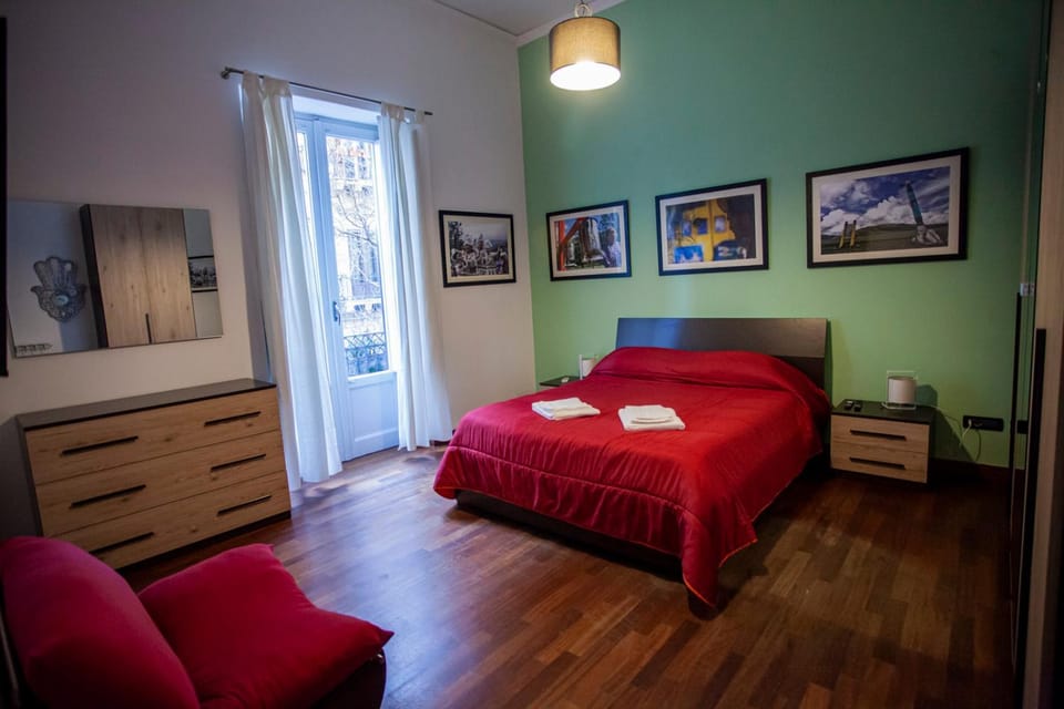 Bed, Photo of the whole room, Bedroom