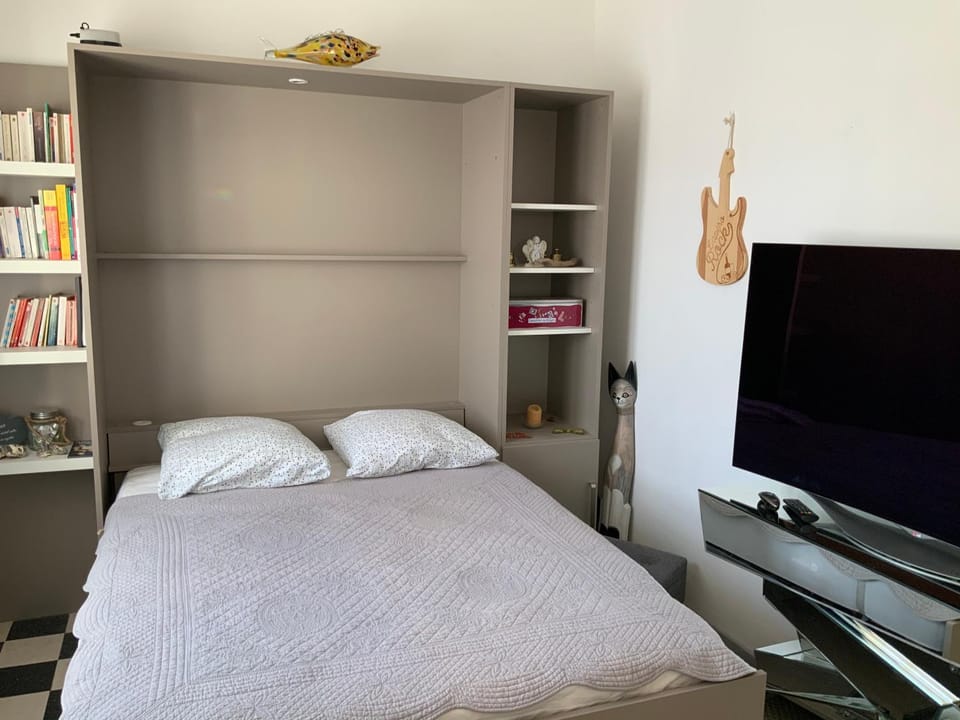 TV and multimedia, Living room, Photo of the whole room, internet
