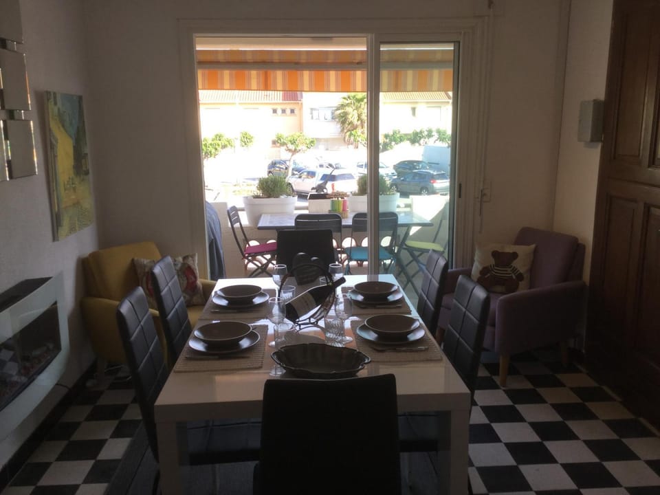 TV and multimedia, Dining area, internet, air conditioner