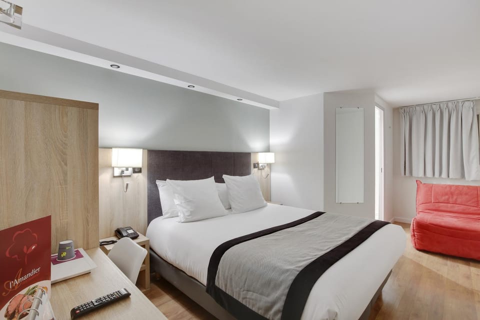Hôtel l'Amandier Hotel in Île-de-France
