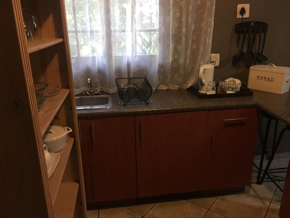Coffee/tea facilities, Kitchen or kitchenette