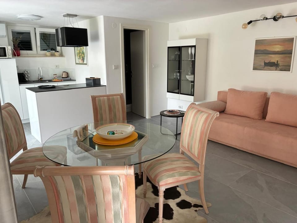 Perla & Palma House in Šibenik-Knin County, Croatia