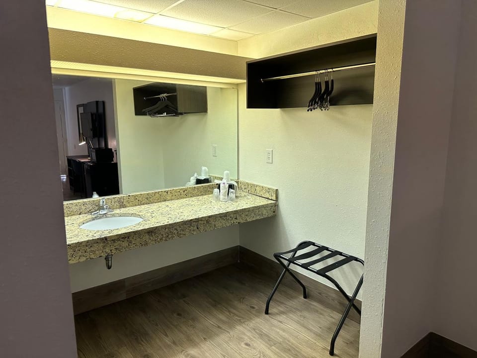 Motel 6-Pooler, GA - Savannah Airport Hotel in Pooler