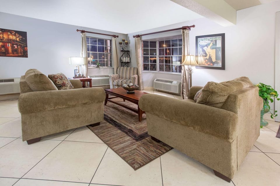 Lobby or reception, On site