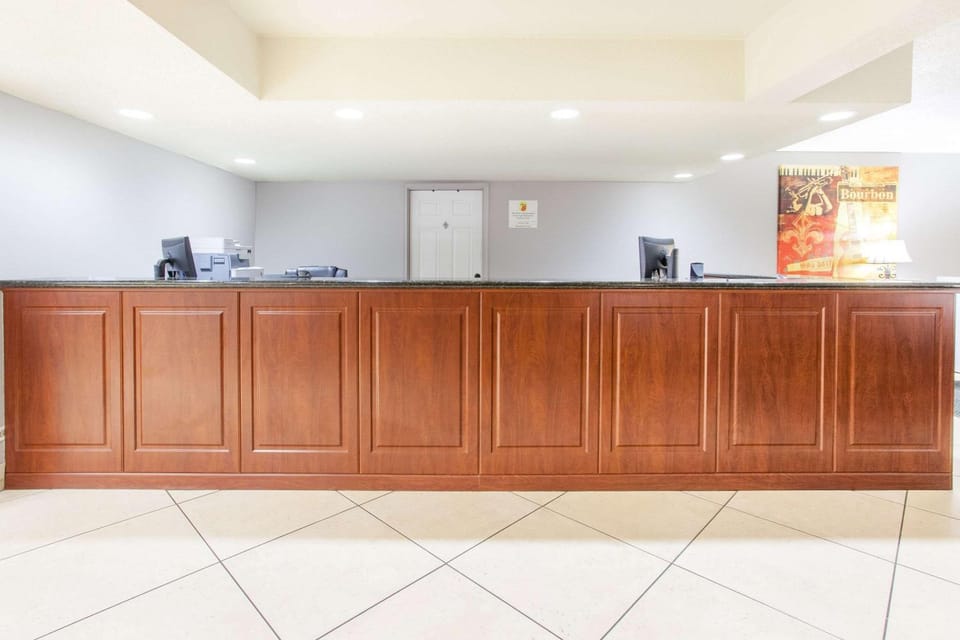 Lobby or reception, On site
