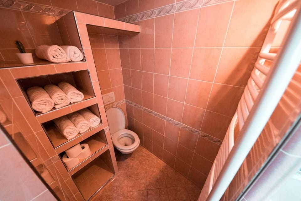 Toilet, Bathroom