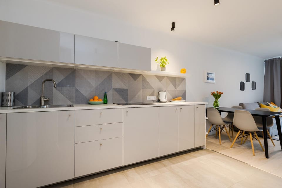 Kitchen or kitchenette, Dining area, stove