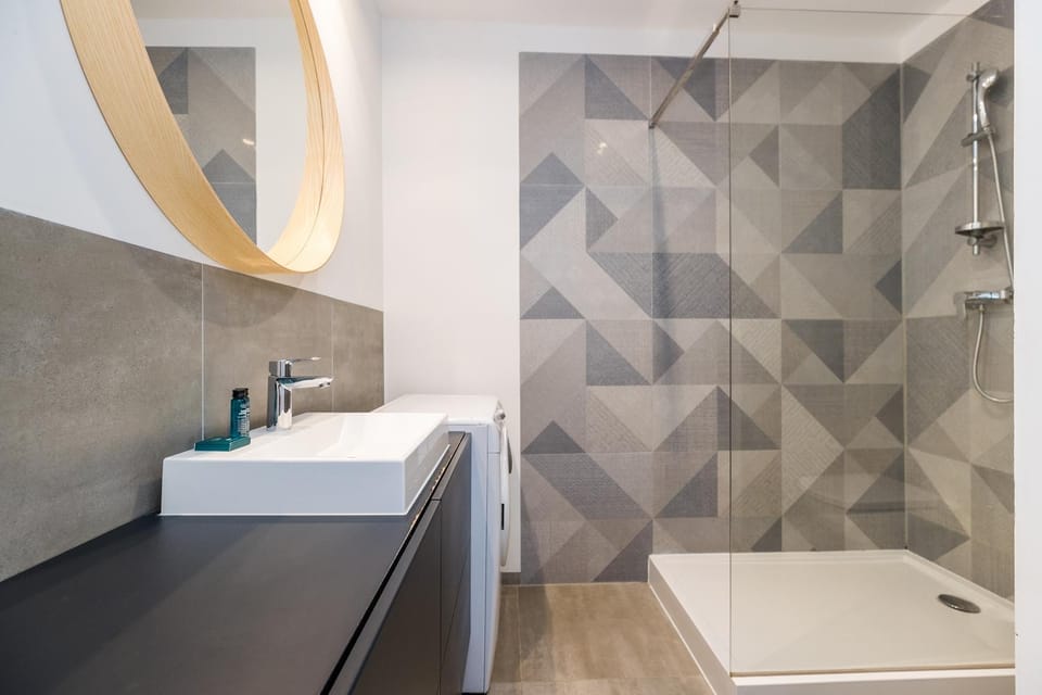 Shower, Bathroom, washing machine